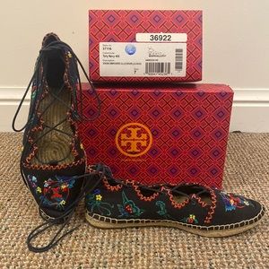 Summer slippers, multi color, and size 7.